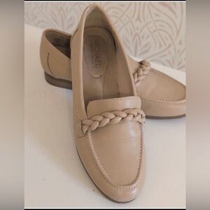 Michael Shannon Women’s Beige Loafers With Braided Detail Size 8